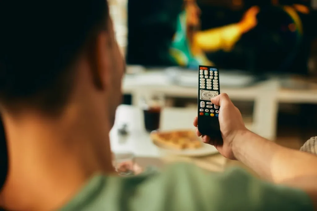 IPTV para idosos: como escolher, configurar e facilitar o uso no dia a dia | GoldenCross IPTV
